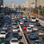 新报告:中国的快速机动化要求高效的公共交通