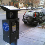 老停车计时器成为自行车架在纽约