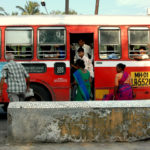 wifi和直接访问孟买公交车吸引乘客远离汽车