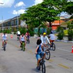 城市设计有很大影响的生活方式,自行车道和人行道促进城市居民健康行为在巴西。劳尔/ Flickr照片。