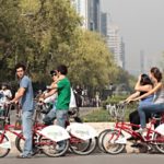 墨西哥城的周日无车日创造了一种可持续交通的思维模式，这种思维模式贯穿了整个星期。摄影:Carlos Alejandro Figeuroa/Flickr