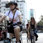 São保罗通过新建自行车和公交车道、修订的总体规划以及支持开发人员创建移动解决方案的创新方法，改善了可持续移动。图片来源:Stanley Calderelli/Flickr