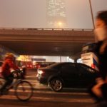 可持续交通中扮演一个重要的角色在帮助中国城市解决他们虚弱的空气污染。杨Da / Flickr照片。