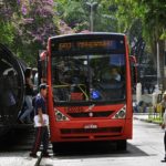 为了清洁空气，两个巴西城市如何升级过时的公交车队