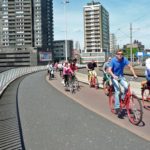 城市新陈代谢:İzmir和鹿特丹工作精简资源使用在一个公民的水平