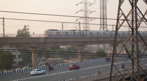 为了净化德里的空气，改革其交通系统