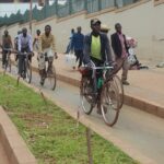 随着冠状病毒的逼近，非洲城市能否变得更适合步行和骑自行车?