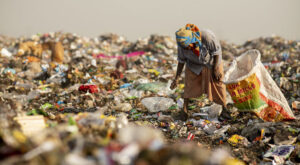 更好的垃圾收集，更强的复苏:固体废物管理作为城市变化的支柱
