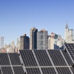 为了推进清洁能源转型，美国城市和企业应该合作
