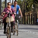 为可持续、安全的城市投资步行和骑自行车。这是如何。